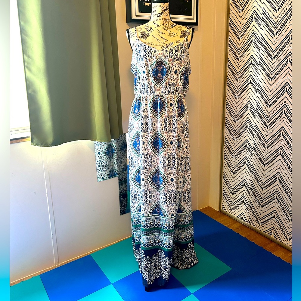Skies Are Blue, Lyna Maxi Dress